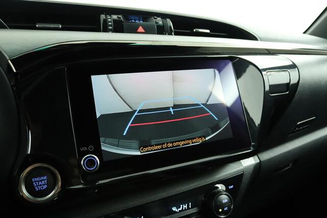 Toyota HI-LUX HiLux 2.8 D-4D Double Cab Hybrid Invincible | Adaptive Cruise Control | Automaat | Navigatie | Parkeersensoren | Achteruitrijcamera | Lederen bekleding | Apple Carplay | Android Auto |