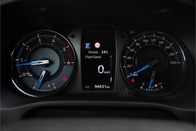 Toyota HI-LUX HiLux 2.8 D-4D Xtra Cab Invincible
