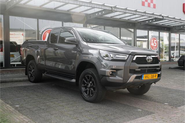 Toyota HI-LUX HiLux 2.8 D-4D Xtra Cab Invincible