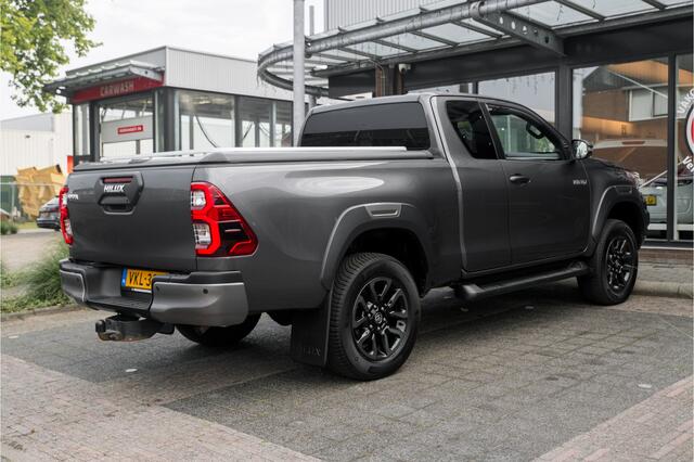 Toyota HI-LUX HiLux 2.8 D-4D Xtra Cab Invincible