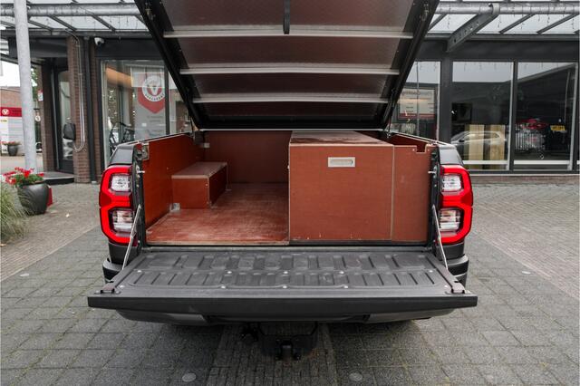 Toyota HI-LUX HiLux 2.8 D-4D Xtra Cab Invincible