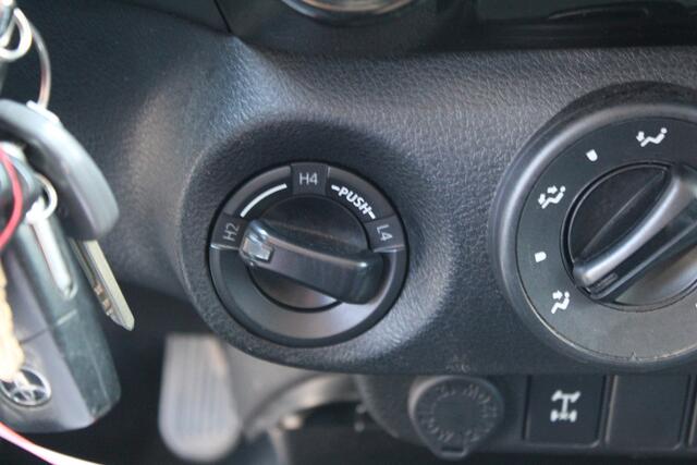 Toyota HI-LUX HiLux 2.4 150Pk D-4D-F 4x4 Double Cab Cool Comfort | GRIJS KENTEKEN