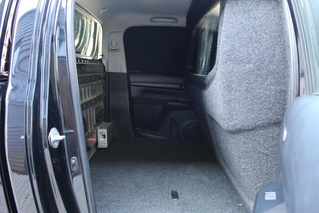 Toyota HI-LUX HiLux 2.4 150Pk D-4D-F 4x4 Double Cab Cool Comfort | GRIJS KENTEKEN