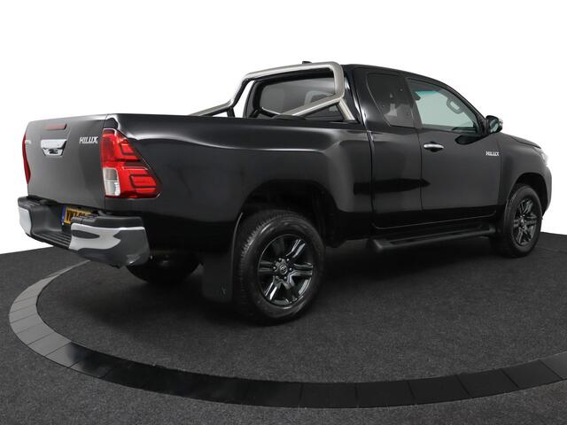 Toyota HI-LUX HiLux 2.4 D-4D Xtra Cab Professional | Apple CarPlay, Android Auto | Parkeercamera | Rollbar RVS |