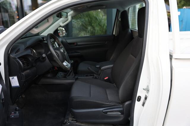 Toyota HI-LUX 2.4 D-4D ENKEL CABIN 4WD VAN