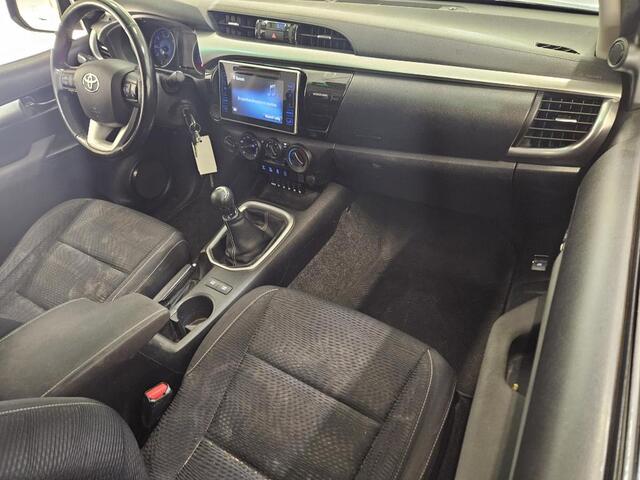 Toyota HI-LUX HiLux 2.4 D-4D-F Xtra Cab Professional