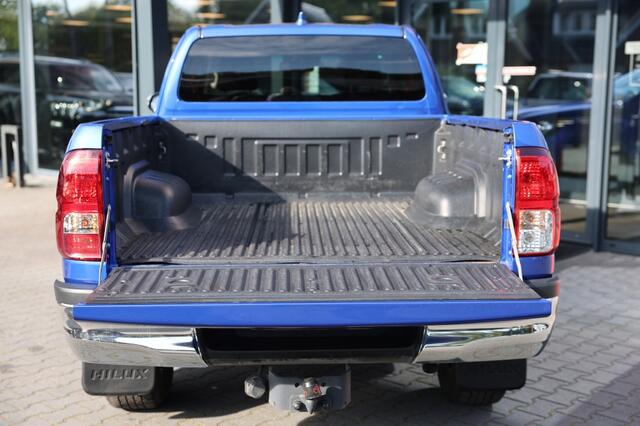 Toyota HI-LUX 2.4 D-4D X-TRA CAB PROFESSIONAL 4WD VAN