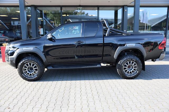 Toyota HI-LUX 2.8 D-4D X-TRA CAB INVINCIBLE A/T 4WD VAN