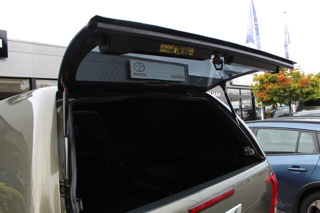 Toyota HI-LUX HiLux 2.8 D-4D Xtra Cab Professional premium Automaat | Rijklaar | Hardtop | Navi | Apple/Android | Trekhaak | PDC | Camera