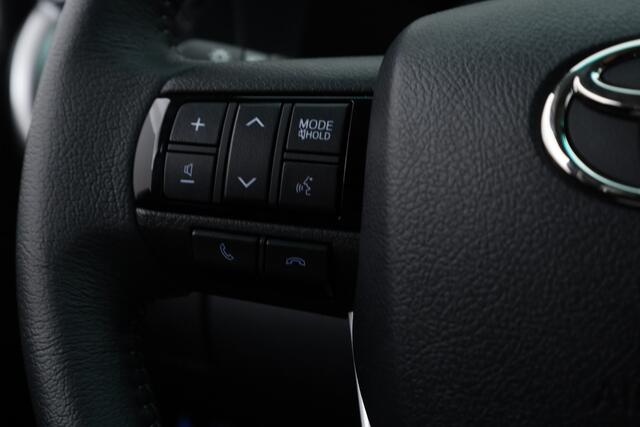 Toyota HI-LUX HiLux 2.4 D-4D Double Cab Challenger | "VAN" | Automaat | Grijs kent. | Trekhaak | Camera | Adapt. Cruise | Apple CarPlay