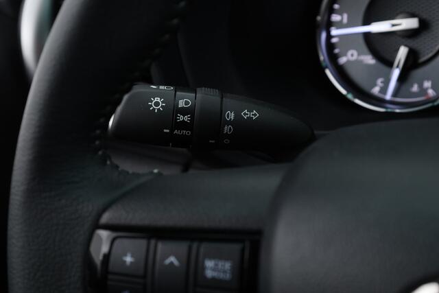 Toyota HI-LUX HiLux 2.4 D-4D Double Cab Challenger | "VAN" | Automaat | Grijs kent. | Trekhaak | Camera | Adapt. Cruise | Apple CarPlay