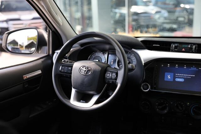 Toyota HI-LUX 2.4 D-4D DUBBEL CABIN COMFORT A/T 5 SITZ 4WD