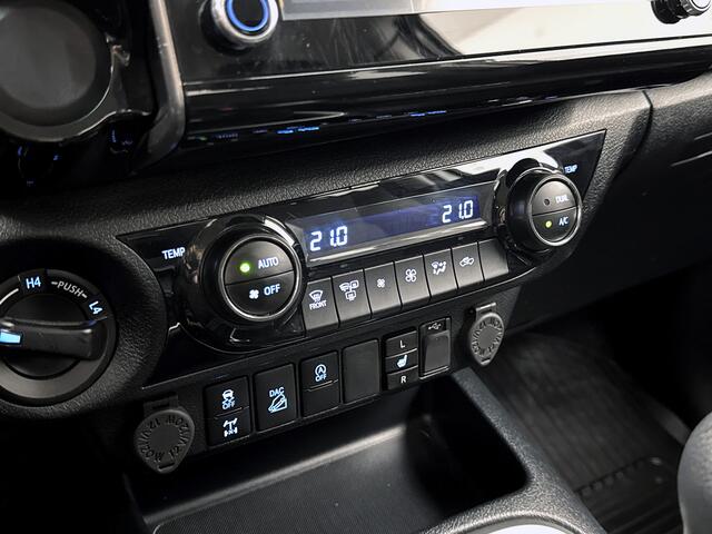 Toyota HI-LUX HiLux 2.4 D-4D Xtra Cab Professional Toneau cover 4x4 3.5t trekhaak Navigatie Stoelverwarming