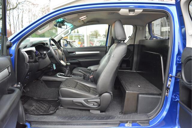 Toyota HI-LUX HiLux 2.4 D-4D-F Xtra Cab Professional Fifty Edition | Leder | Camera | Cruise | Orig. NL | NAP |