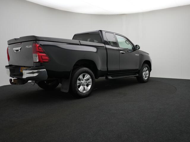 Toyota HI-LUX HiLux 2.4 D-4D-F Xtra Cab Professional