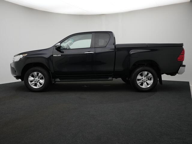 Toyota HI-LUX HiLux 2.4 D-4D-F Xtra Cab Professional