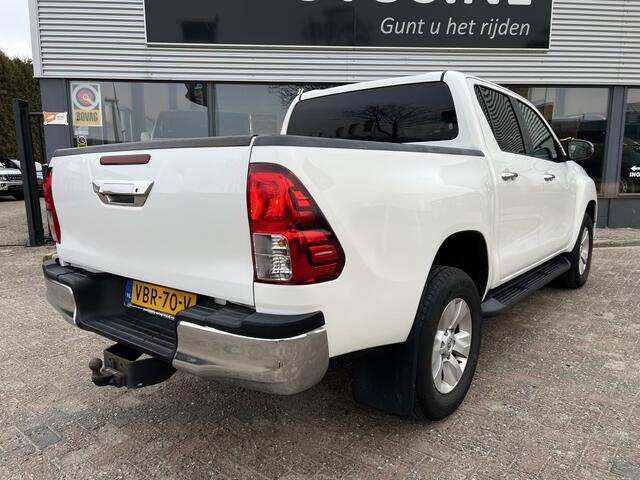 Toyota HI-LUX HiLux 2.4 D-4D-F Double Cab Professional