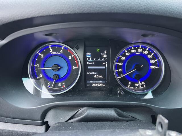 Toyota HI-LUX HiLux 2.4 D-4D-F Double Cab Professional