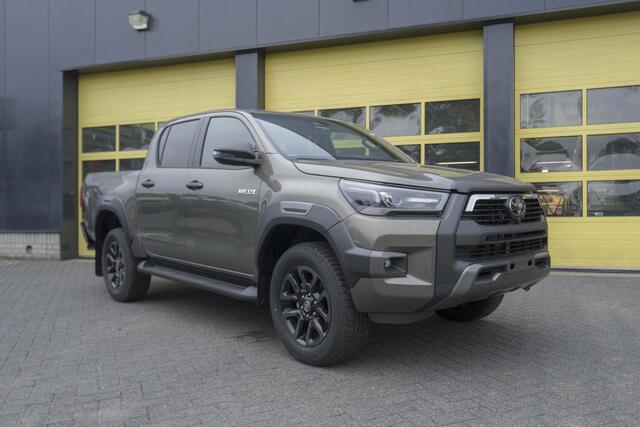Toyota HI-LUX HiLux 2.8 D-4D Double Cab Hybrid Invincible JBL Camera