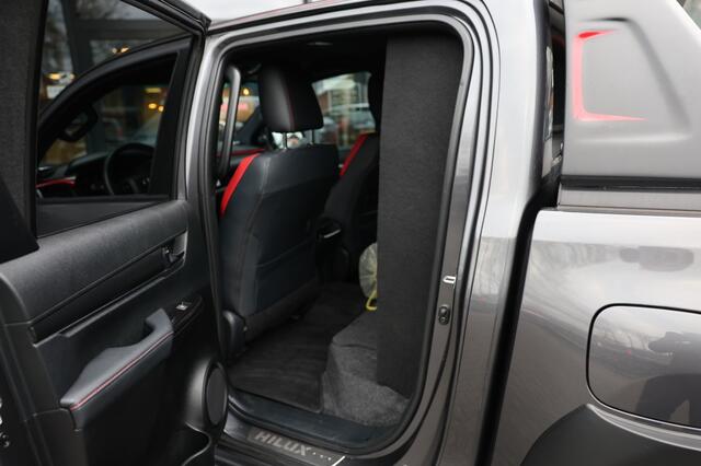 Toyota HI-LUX 2.8 D-4D DUBBEL CABIN GR SPORT A/T 2 ZITS 4WD VAN