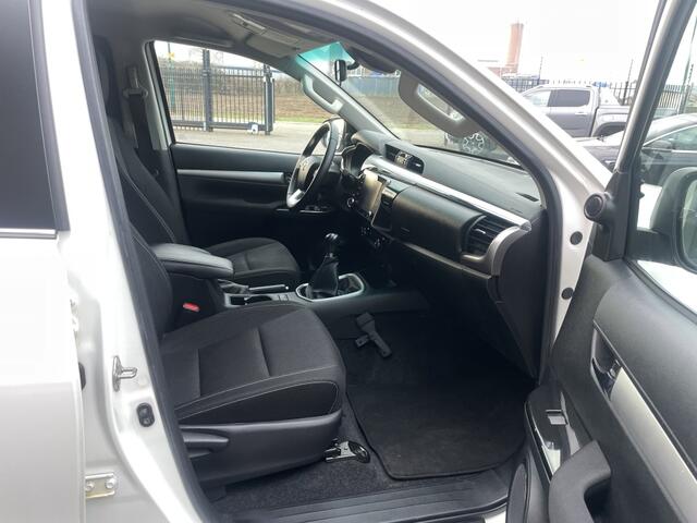 Toyota HI-LUX HiLux 2.4 D-4D DC 4WD | 3500kg AHG | camera