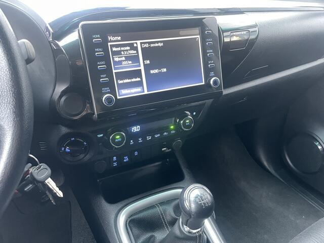 Toyota HI-LUX HiLux 2.4 D-4D DC 4WD | 3500kg AHG | camera