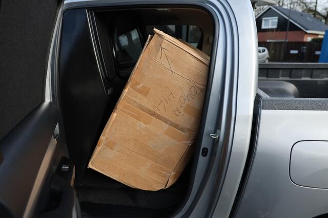 Toyota HI-LUX 2.4 D-4D DUBBEL CABIN PROFESSIONAL A/T 2 ZITS 4WD VAN