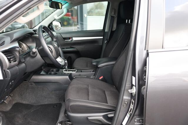 Toyota HI-LUX 2.4 D-4D DUBBEL CABIN PROFESSIONAL A/T 2 ZITS 4WD VAN