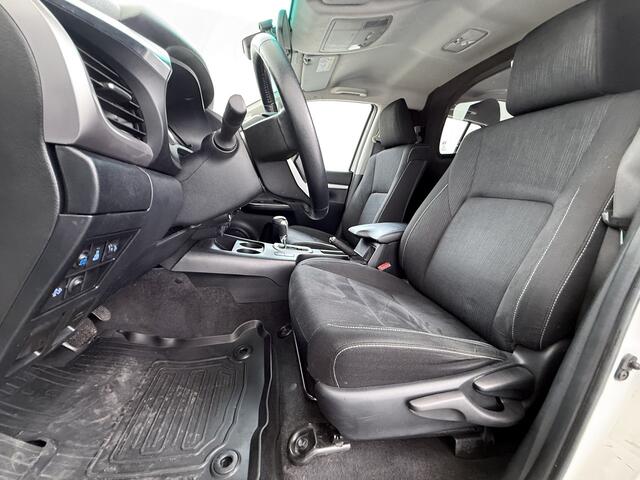 Toyota HI-LUX HiLux 2.4 D-4D 4WD AUT-6 Double Cab Professional Lier Canopy Hardtop (Huif) Trekhaak Navi* via Apple Carplay Android Auto Ecc Camera Adap.Cruise Control Lane Assist Inbouw Kasten Bluetooth AWD EURO6 400Nm *3.500kg Trekvermogen* 1e Eigenaar Dealeronderhoud