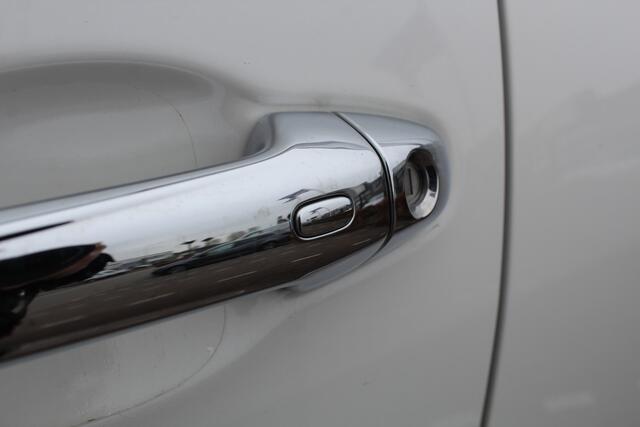 Toyota HI-LUX HiLux 2.4 D-4D Double Cab Professional Automaat | Rijklaar | Navi | PDC | Stoelverwarming | Keyless | Camera | Clima | Cruise | BPM vrij