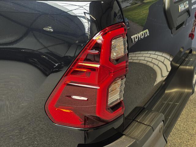 Toyota HI-LUX Hilux 2.8 D-4D Xtra Cab Invincible automaat Nieuw uit voorraad leverbaar