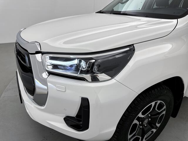 Toyota HI-LUX HiLux 2.8 D-4D Double Cab Professional 204pk Led Navigatie Camera 4x4 Stoelverwarming Lane assist