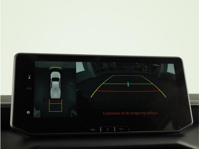 Toyota HI-LUX TOYOTA HILUX Professional Dubbel Cabine 59,2 kWh Electric *DEMO* | Camera | AWD | Apple Carplay/Android Auto |
