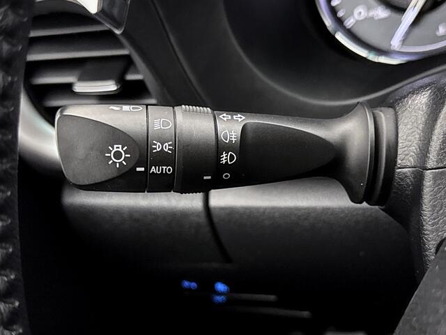 Toyota HI-LUX HiLux 2.8 D-4D Double Cab Professional 4x4 Navigatie Bpm-vrij Led Cruise control Camera