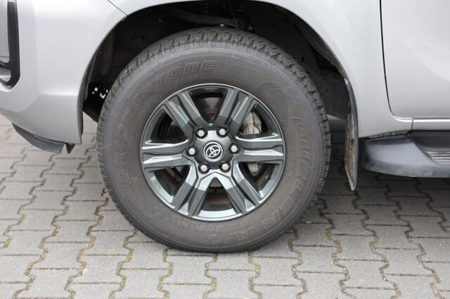 Toyota HI-LUX 2.4 D-4D DUBBEL CABIN PROFESSIONAL A/T 2 ZITS 4WD VAN