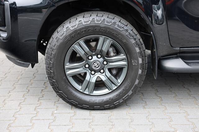 Toyota HI-LUX 2.4 D-4D XTRA CAB PROFESSIONAL A/T 4WD VAN