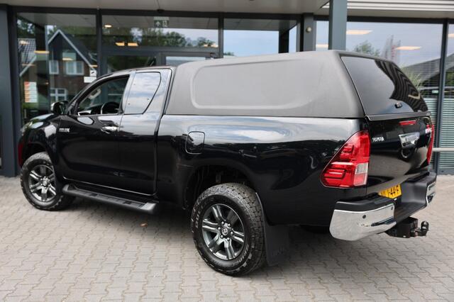 Toyota HI-LUX 2.4 D-4D XTRA CAB PROFESSIONAL A/T 4WD VAN
