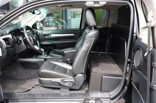 Toyota HI-LUX 2.4 D-4D XTRA CAB PROFESSIONAL A/T 4WD VAN