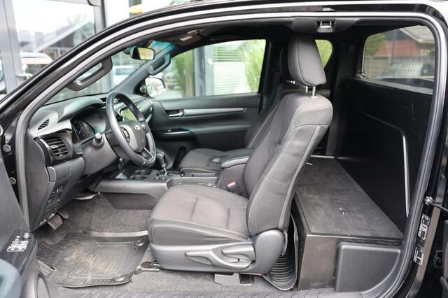Toyota HI-LUX 2.8 D-4D X-TRA CAB INVINCIBLE A/T 4WD VAN