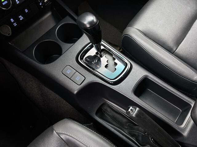 Toyota HI-LUX HiLux 2.8 D-4D Double Cab Invincible | MARGE AUTO | Trekhaak | Rollcover | Leder | JBL | 3.500 kg Trekgewicht |