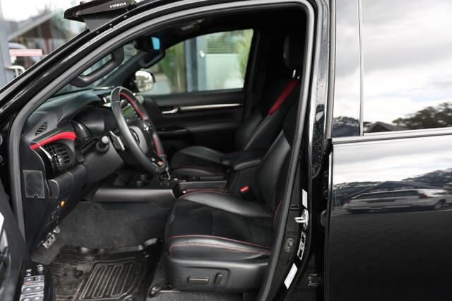 Toyota HI-LUX 2.8 D-4D DUBBEL CABIN GR SPORT A/T 2 ZITS 4WD VAN