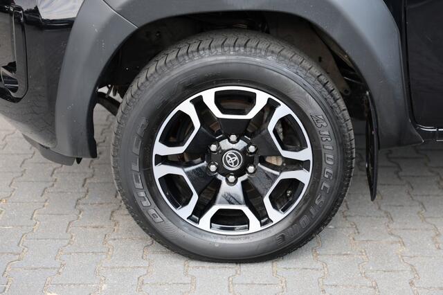Toyota HI-LUX 2.8 D-4D DUBBEL CABIN PROFESSIONAL A/T 2 ZITS VAN 4WD