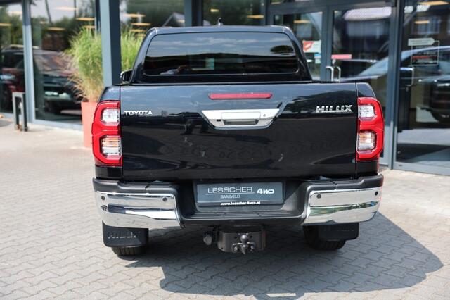 Toyota HI-LUX 2.8 D-4D DUBBEL CABIN PROFESSIONAL A/T 2 ZITS VAN 4WD