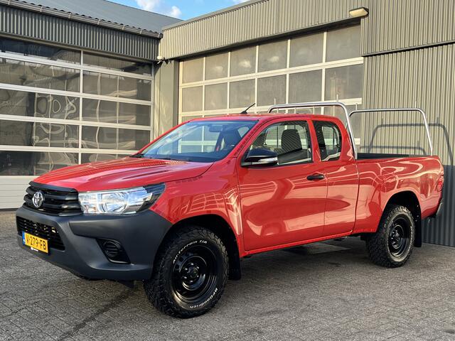 Toyota HI-LUX HiLux 2.4 D-4D-F Xtra Cab Cool Comfort Airco Trekhaak 3500kg trekgewicht Telefoonverbinding Pick-up Open laadbak 2-Persoons 4x4 Off-road Ex overheid