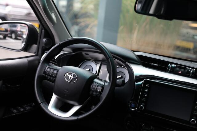 Toyota HI-LUX 2.8 D-4D DUBBEL CABIN EXECUTIVE A/T 2 ZITS 4WD VAN