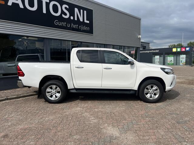 Toyota HI-LUX HiLux 2.4 D-4D-F Double Cab Professional
