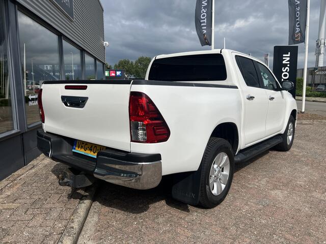 Toyota HI-LUX HiLux 2.4 D-4D-F Double Cab Professional