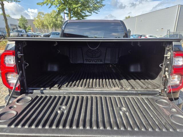 Toyota HI-LUX HiLux 2.8 D-4D Double Cab Invincible Trekhaak/AdaptiveCruise/Leder etc.