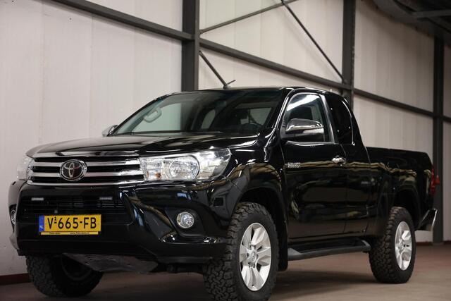 Toyota HI-LUX HiLux 2.4 D-4D-F Xtra Cab 4X4 MET 3500KG TREKVERMOGEN