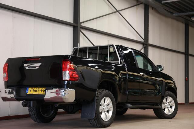 Toyota HI-LUX HiLux 2.4 D-4D-F Xtra Cab 4X4 MET 3500KG TREKVERMOGEN